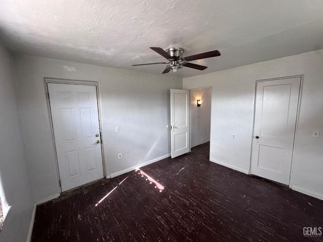 3721 Edison Highway, Bakersfield, CA 93307