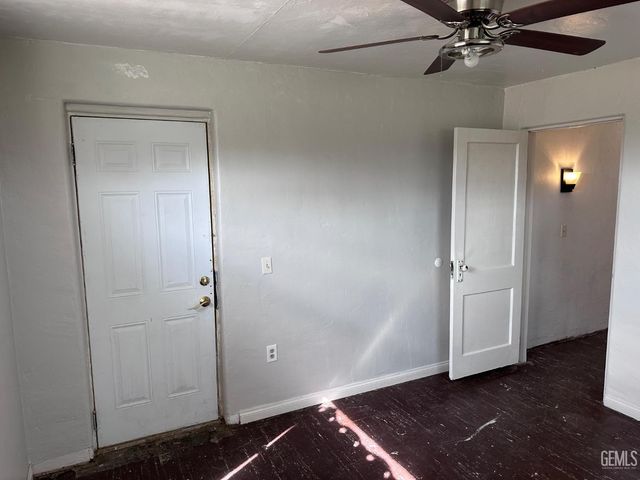 3721 Edison Highway, Bakersfield, CA 93307