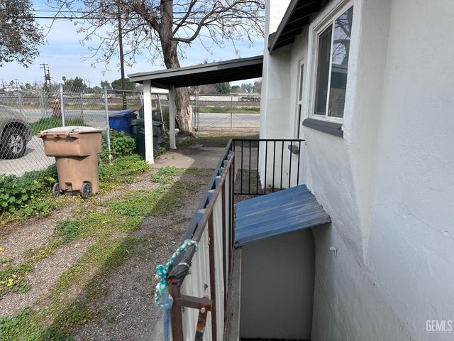 3721 Edison Highway, Bakersfield, CA 93307