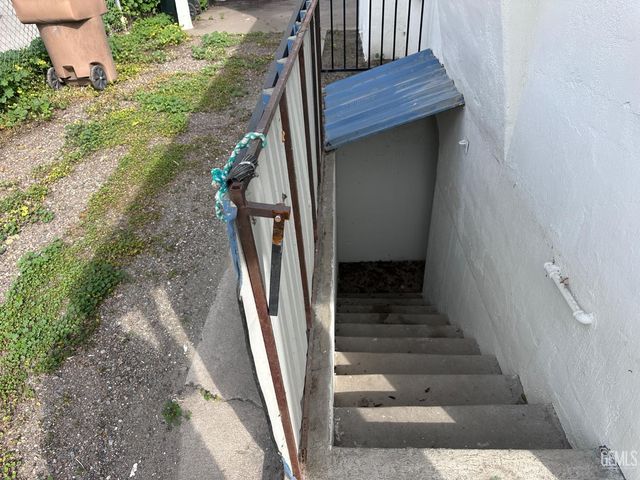 3721 Edison Highway, Bakersfield, CA 93307