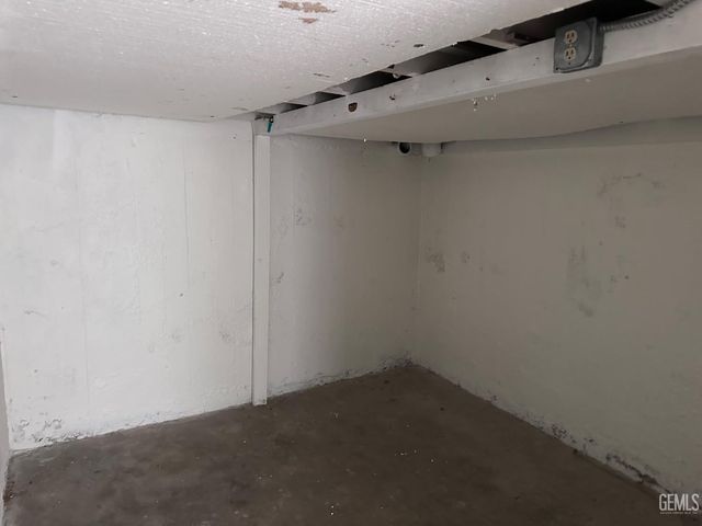 3721 Edison Highway, Bakersfield, CA 93307