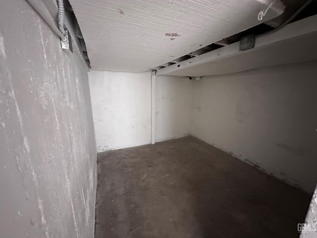 3721 Edison Highway, Bakersfield, CA 93307