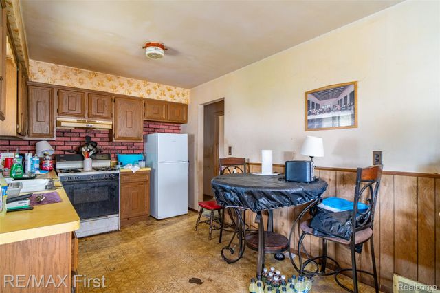 30144 Roan Drive, Warren, MI 48093