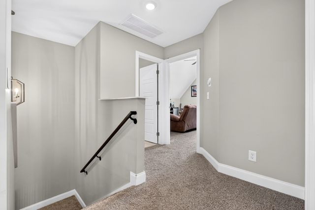 569 Bowden Dr, Clarksville, TN 37043