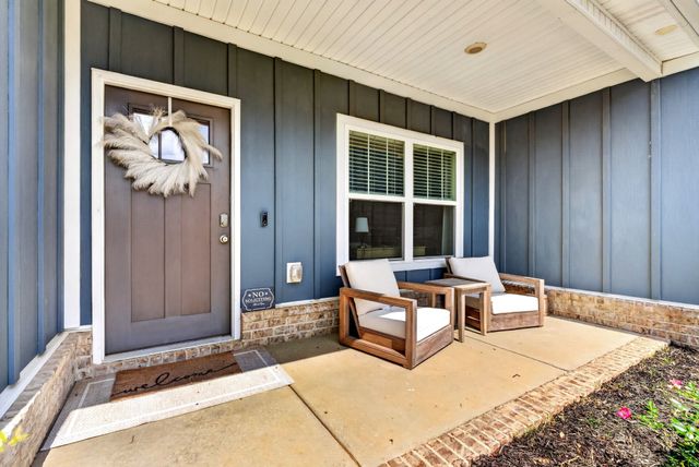 569 Bowden Dr, Clarksville, TN 37043