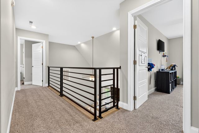 569 Bowden Dr, Clarksville, TN 37043