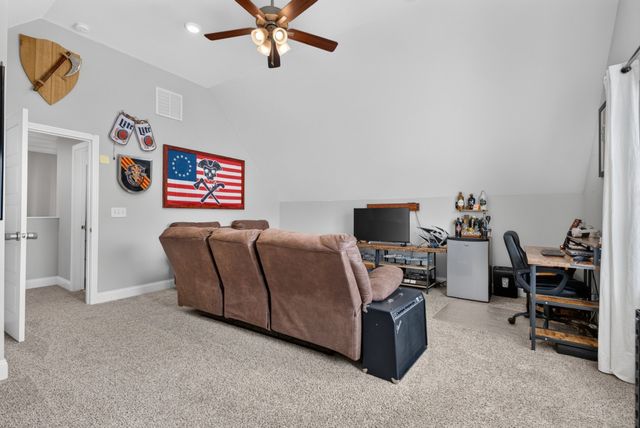 569 Bowden Dr, Clarksville, TN 37043