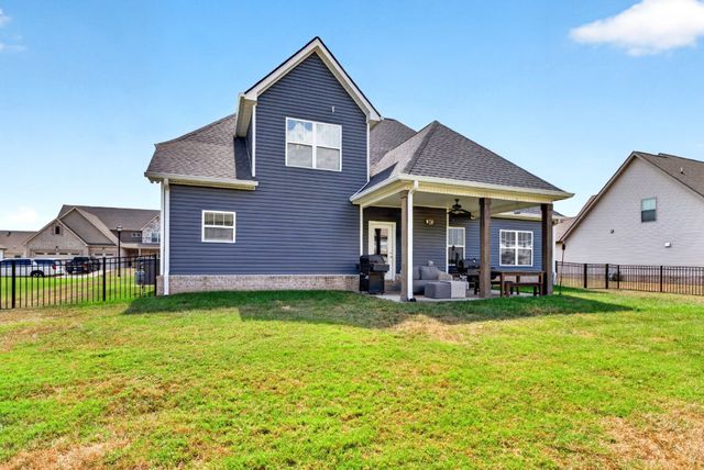 569 Bowden Dr, Clarksville, TN 37043