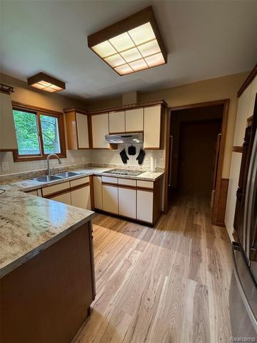 45440 Wakefield Street, Shelby Twp, MI 48317