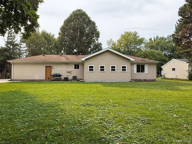 45440 Wakefield Street, Shelby Twp, MI 48317