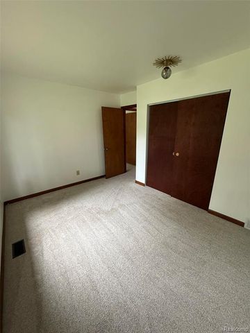 45440 Wakefield Street, Shelby Twp, MI 48317