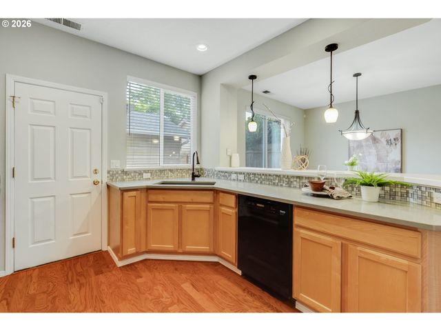 6441 Ne Rosebay Dr, Hillsboro, OR 97124