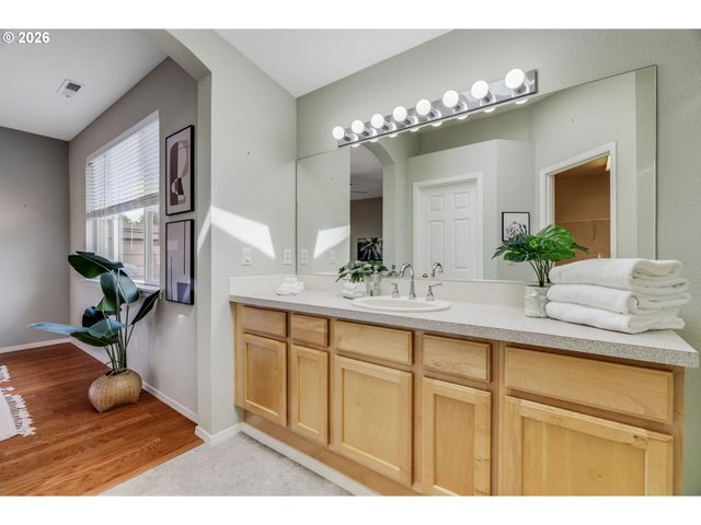 6441 Ne Rosebay Dr, Hillsboro, OR 97124