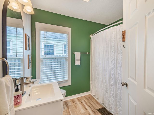 1661 Rosemont Drive, Fort Wayne, IN 46808
