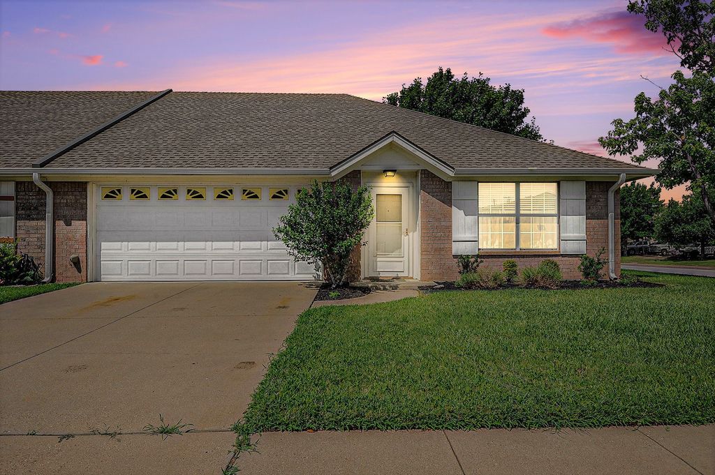 1000 Teresa Court, Granbury, TX 76048