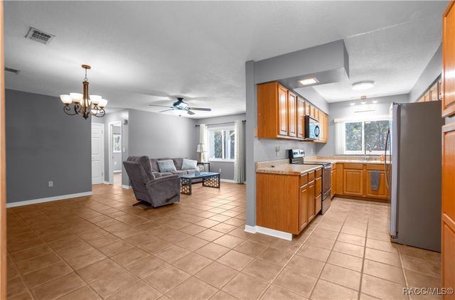 2949 N Carolina Road, Crystal River, FL 34428