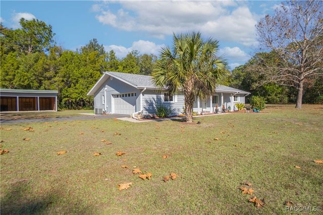 2949 N Carolina Road, Crystal River, FL 34428