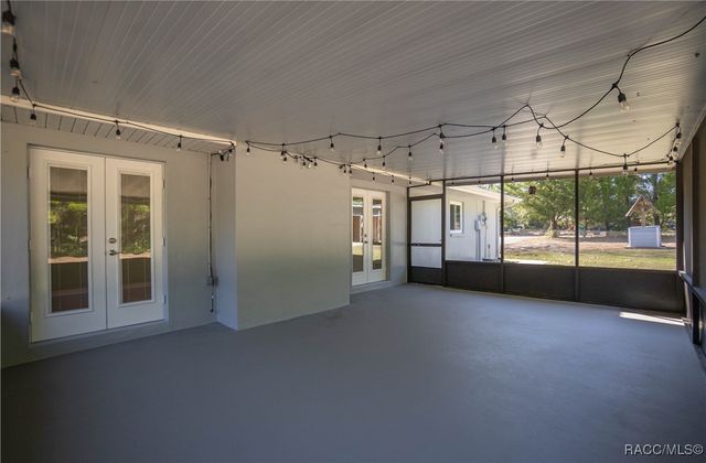 2949 N Carolina Road, Crystal River, FL 34428