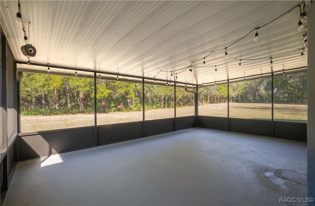 2949 N Carolina Road, Crystal River, FL 34428