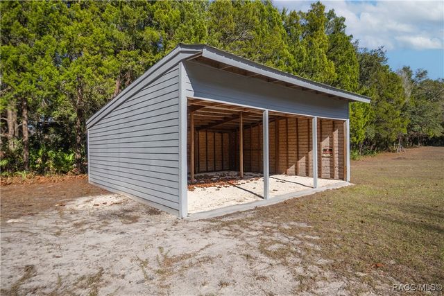 2949 N Carolina Road, Crystal River, FL 34428