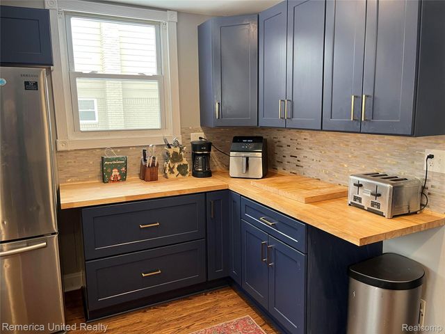 11025 Berwick Street, Livonia, MI 48150