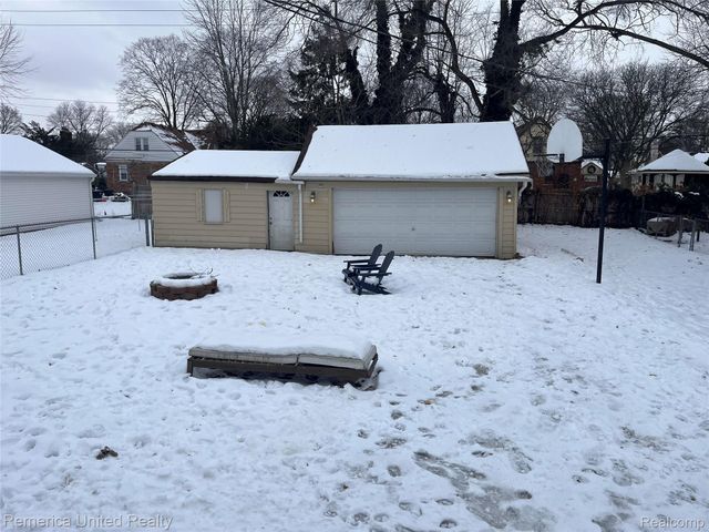 11025 Berwick Street, Livonia, MI 48150