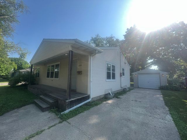 1418 5th Street S, Moorhead, MN 56560