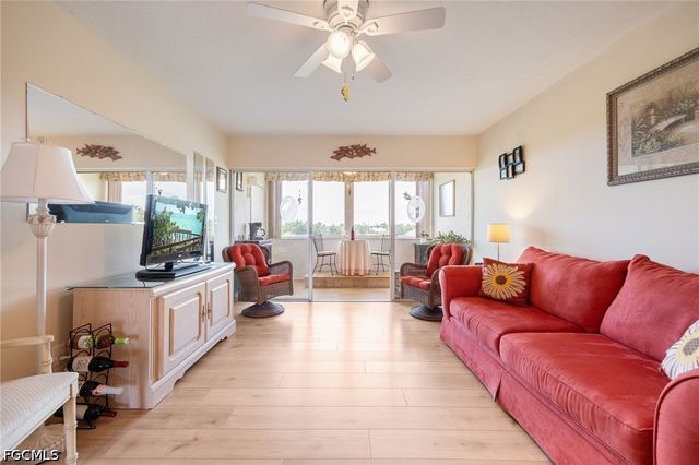 1580 Pine Valley DR 415, Fort Myers, FL 33907