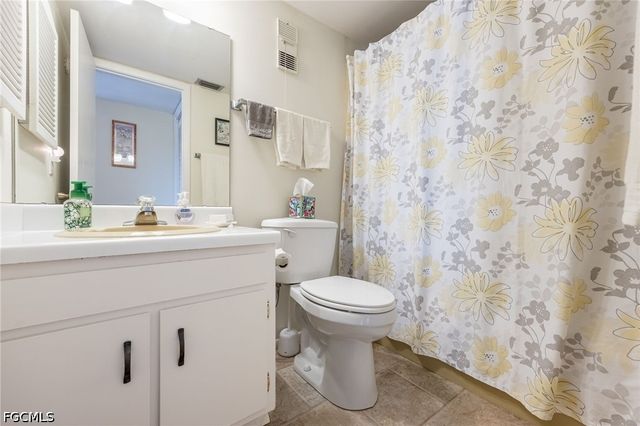 1580 Pine Valley DR 415, Fort Myers, FL 33907