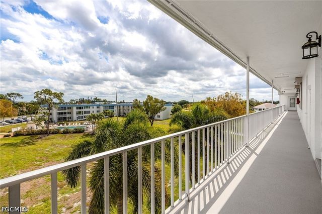 1580 Pine Valley DR 415, Fort Myers, FL 33907