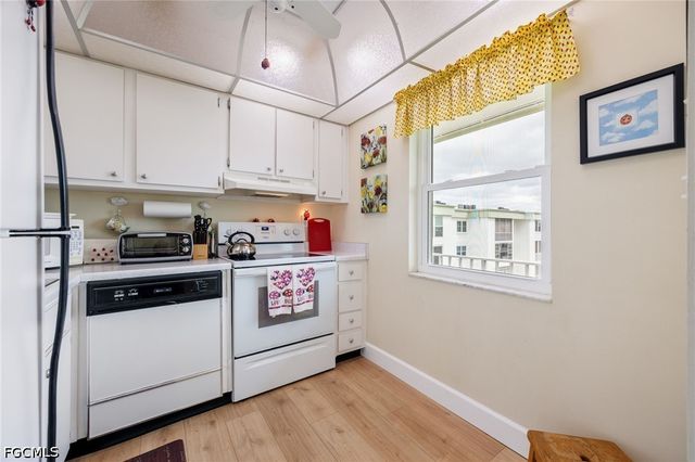 1580 Pine Valley DR 415, Fort Myers, FL 33907