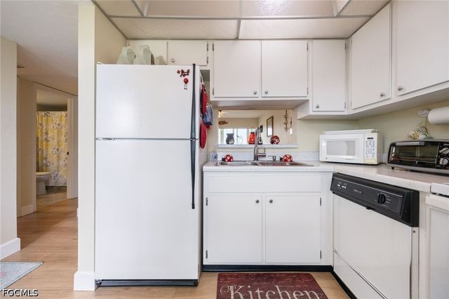 1580 Pine Valley DR 415, Fort Myers, FL 33907