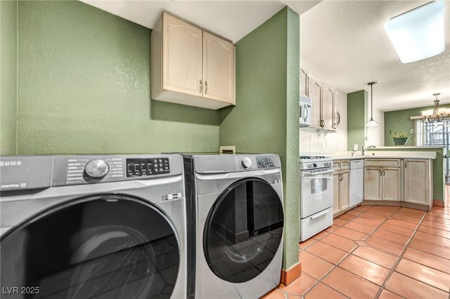 7963 Cina Avenue, Las Vegas, NV 89147