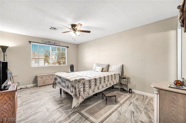 7963 Cina Avenue, Las Vegas, NV 89147