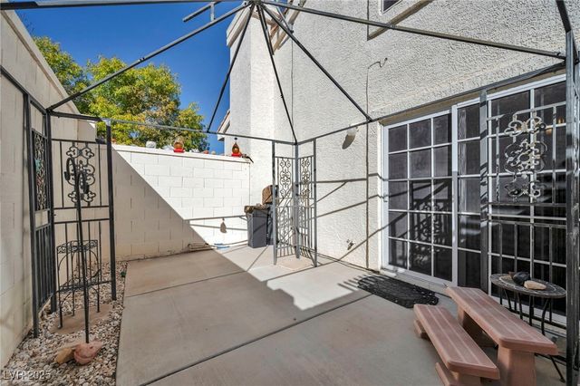 7963 Cina Avenue, Las Vegas, NV 89147