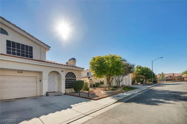 7963 Cina Avenue, Las Vegas, NV 89147