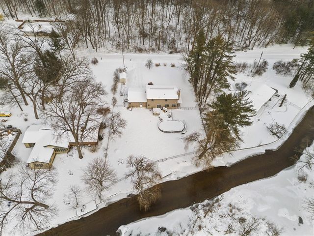 70820 Sunrise Drive, Edwardsburg, MI 49112
