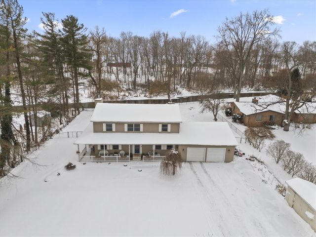 70820 Sunrise Drive, Edwardsburg, MI 49112