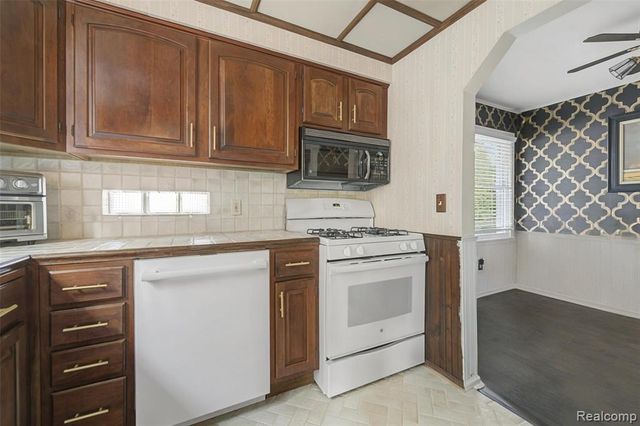 14904 Anne Avenue, Allen Park, MI 48101