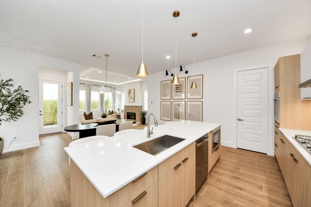 2202 Via Cami, Houston, TX 77051