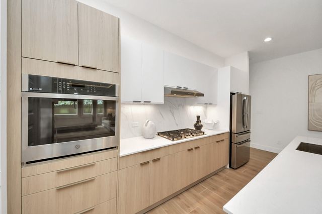 2202 Via Cami, Houston, TX 77051