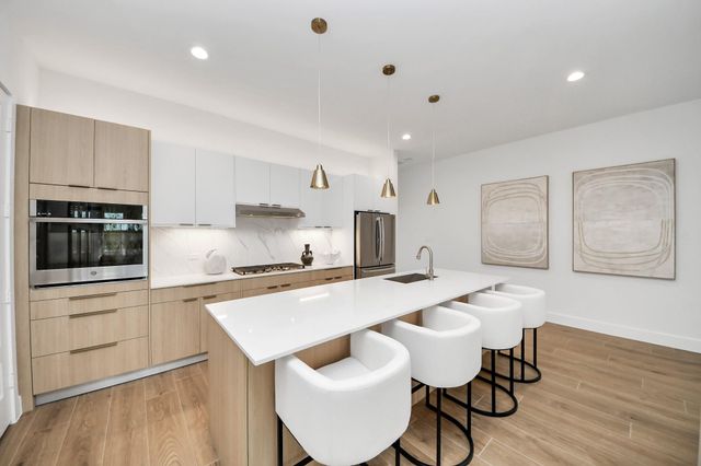 2202 Via Cami, Houston, TX 77051