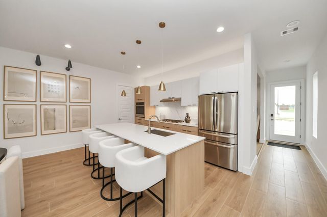 2202 Via Cami, Houston, TX 77051