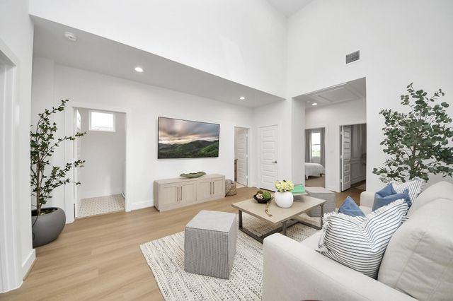 2202 Via Cami, Houston, TX 77051