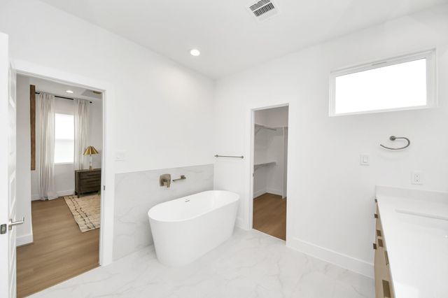 2202 Via Cami, Houston, TX 77051
