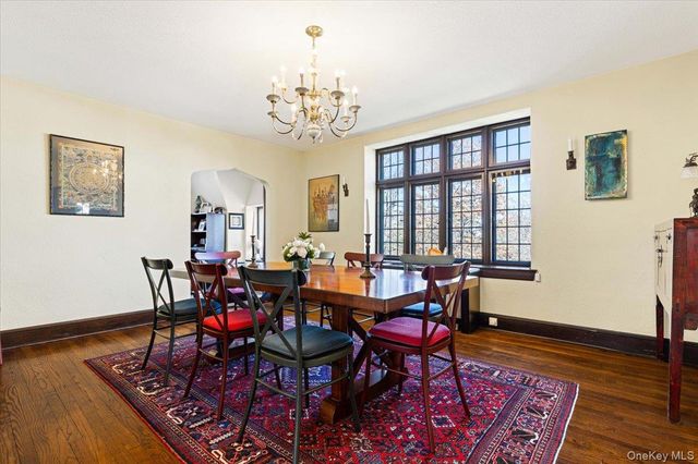 8 Club Way, Hartsdale, NY 10530