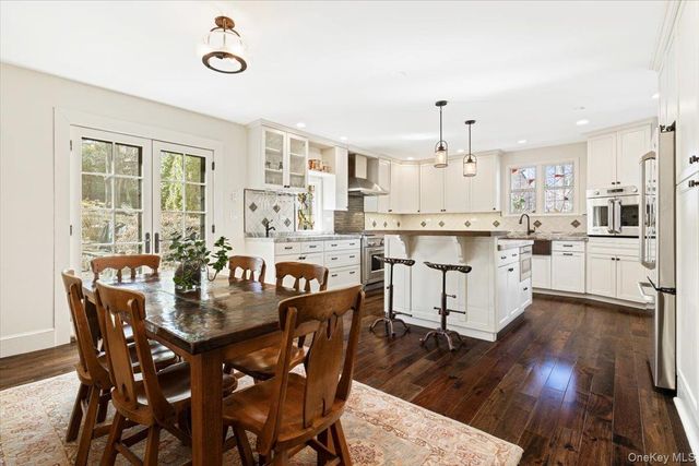 8 Club Way, Hartsdale, NY 10530