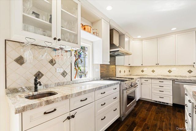 8 Club Way, Hartsdale, NY 10530