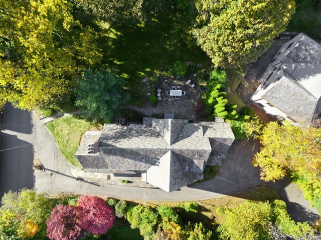 8 Club Way, Hartsdale, NY 10530