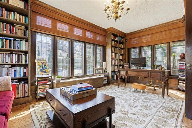 8 Club Way, Hartsdale, NY 10530